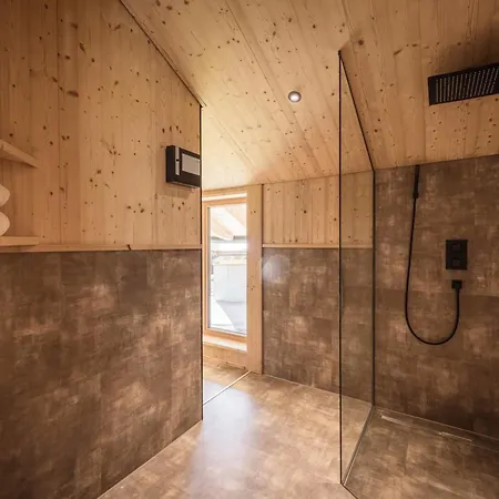 Modern With Sauna, Dein Casa de Férias Bichlbach