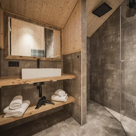 Casa de Férias Modern With Sauna, Dein *